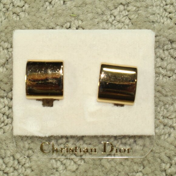 RARE!!  Christian Dior Vintage Fashion Gold-Tone Square Clip On Earrings - Picture 2 of 6
